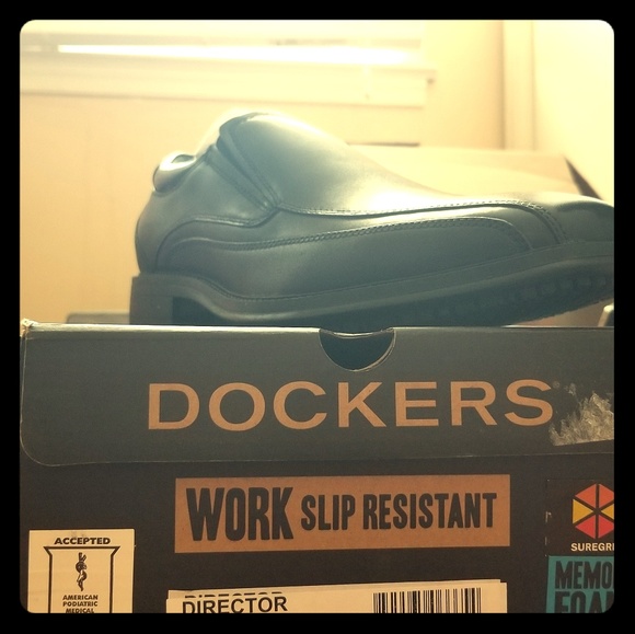 dockers director non slip shoes